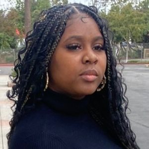 Meet your Posher, Lacole